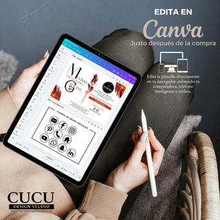 Persona utilizando una tablet para editar una tarjeta de agradecimiento boho en Canva. La pantalla muestra la plantilla editable con diseño de plumas decorativas y sección de iconos de redes sociales incluidos para personalización rápida y sencilla. / Person using a tablet to edit a boho thank you card in Canva. The screen displays the editable template with decorative feather elements and included social media icons section for quick and easy customization.