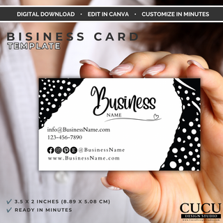 Professional business card template displayed in hand mockup showing front and back card design. / Plantilla profesional de tarjeta de presentación mostrada en una maqueta sostenida en la mano con diseño frontal y posterior.