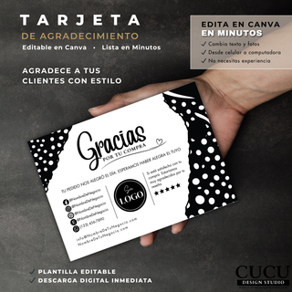 ES: Tarjeta de agradecimiento editable sostenida en una mano con diseño moderno y elegante en blanco y negro. Incluye mensaje para clientes, redes sociales y espacio para logo personalizable.

EN: Editable thank you card held in one hand with a modern and elegant black-and-white design. Includes customer appreciation message, social media icons, and customizable logo space.