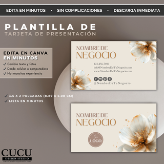 Plantilla editable de tarjeta de presentación con flores blancas y detalles dorados sobre fondo beige minimalista. Diseño elegante y moderno editable en Canva desde celular o computadora. Incluye frente y reverso de tarjeta tamaño 3.5 x 2 pulgadas. / Editable business card template with white flowers and gold accents on a minimalist beige background. Elegant and modern design editable in Canva from phone or computer. Includes front and back business card layout in 3.5 x 2 inch size.