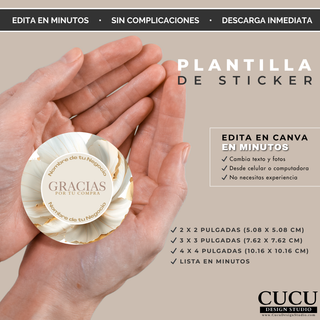 Sticker floral redondo sostenido en las manos con diseño minimalista beige y dorado. Perfecto para personalizar empaques, regalos y branding de negocios pequeños. Editable en Canva con descarga digital inmediata. / Floral round sticker held in hands featuring minimalist beige and gold design. Perfect for customizing packaging, gifts, and small business branding. Editable in Canva with instant digital download.