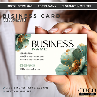 Professional business card template displayed in hand with editable contact information and floral branding design. / Plantilla profesional de tarjeta de presentación mostrada en una mano con información editable y diseño floral para marca comercial.