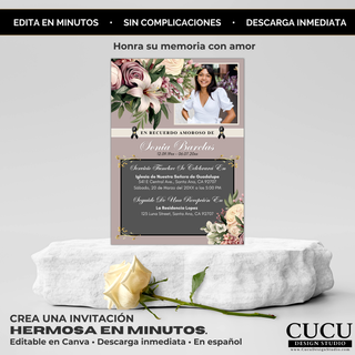 Invitación de funeral floral elegante presentada sobre base con rosa blanca, diseño memorial editable en Canva en tonos suaves, tarjeta de recuerdo descargable al instante / Elegant floral funeral invitation displayed on pedestal with white rose, editable Canva memorial design in soft tones, instant download card