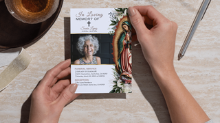 Invitación de funeral editable en Canva con diseño elegante y Virgen de Guadalupe