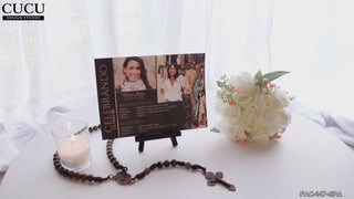Video de invitación funeral editable en Canva con diseño Virgen de Guadalupe, tarjeta memorial impresa con vela y rosario, fácil de personalizar / Editable funeral invitation Canva template video, printed memorial card with candle and rosary, elegant and easy to customize