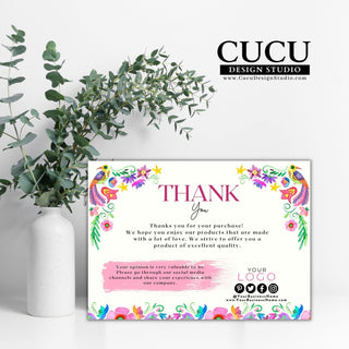 Editable Canva thank you card featuring bright floral artwork, tropical bird illustrations, elegant typography, customer appreciation message, and customizable branding elements.

ES: Tarjeta de agradecimiento editable en Canva con colorido diseño floral, ilustraciones de aves tropicales, tipografía elegante, mensaje de agradecimiento al cliente y elementos de marca personalizables.